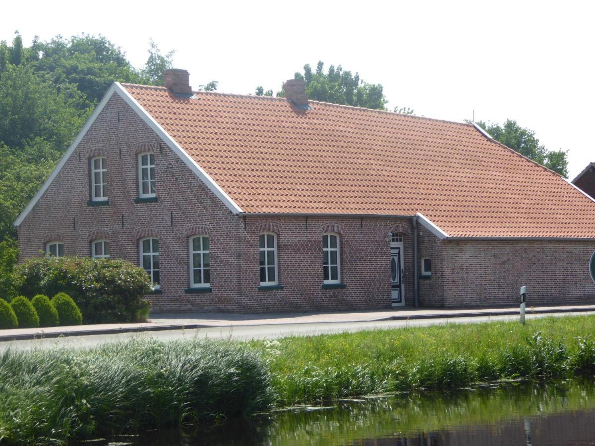 Ferienwohnung Gulf Im Gulfhof Am Kanal Grossefehn 외부 사진